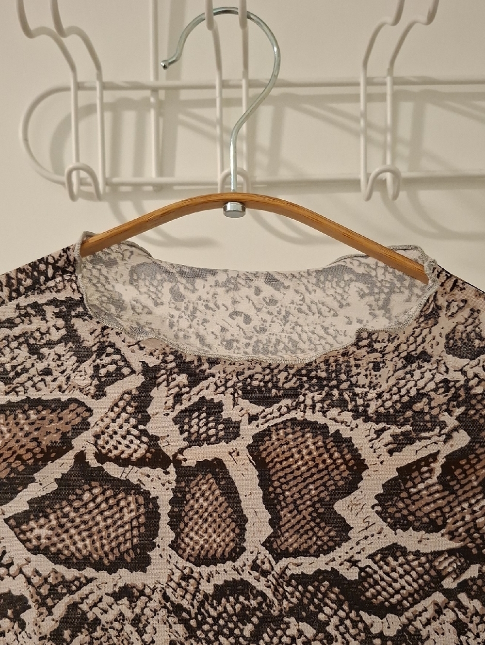 Y2K Brown & Tan Sheer Snakeskin Mockneck Lettuce-hem Crop Top (Size S) - Picture 3 of 6